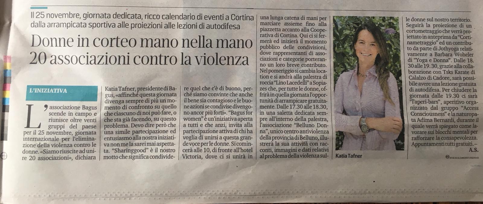 Bagus_donne_in corteo_mano_nella_mano_20_associazioni_contro_la violenza